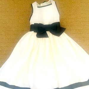 Doris sa Flower girl dress in black and white